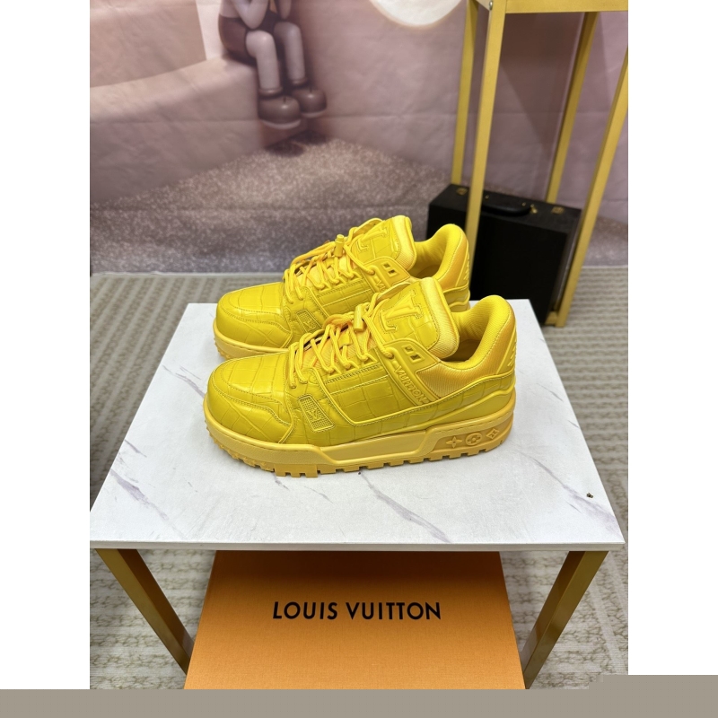 l**is V*t*n sneakers